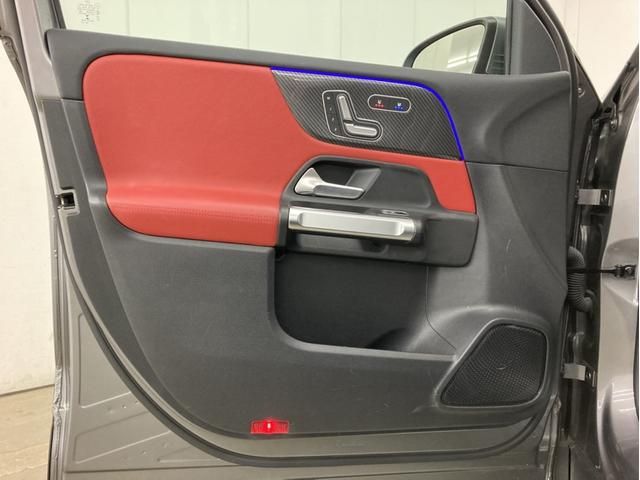 GLB GLB35 4マチック パノラマスライディングルーフ パワーシート シートヒーター シートベンチレーション 360℃カメラシステム付 LEDヘッドライト 本革シート マウンテングレー 64色アンビエントライトシステム(14枚目)