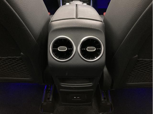 GLB GLB35 4マチック パノラマスライディングルーフ パワーシート シートヒーター シートベンチレーション 360℃カメラシステム付 LEDヘッドライト 本革シート マウンテングレー 64色アンビエントライトシステム(18枚目)