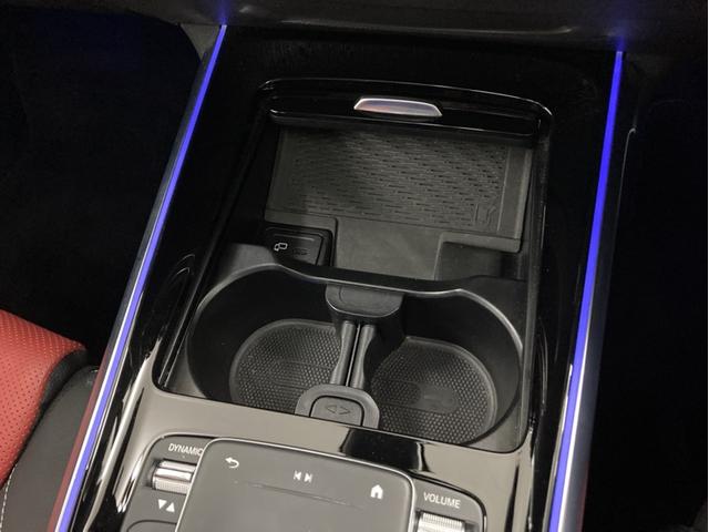 GLB GLB35 4マチック パノラマスライディングルーフ パワーシート シートヒーター シートベンチレーション 360℃カメラシステム付 LEDヘッドライト 本革シート マウンテングレー 64色アンビエントライトシステム(25枚目)