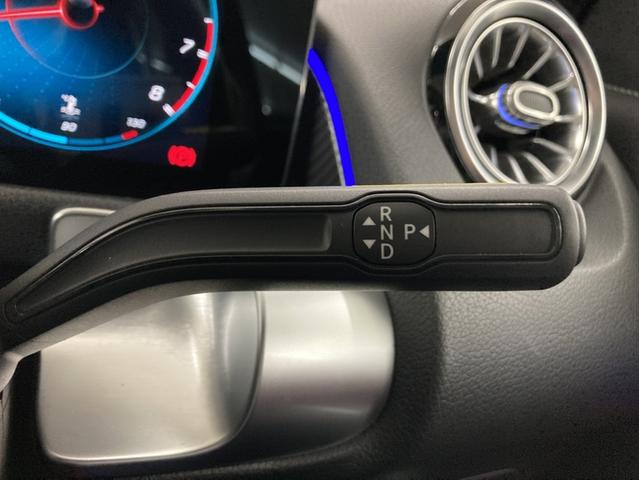 GLB GLB35 4マチック パノラマスライディングルーフ パワーシート シートヒーター シートベンチレーション 360℃カメラシステム付 LEDヘッドライト 本革シート マウンテングレー 64色アンビエントライトシステム(40枚目)