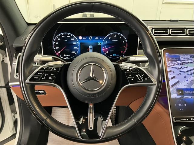 当店は、屋根つきの独立した中古車ショールームになっており、常時４０台程展示しております。雨や雪等悪天候でもゆっくりとご納得いくまで、お車をご覧頂けます。住所は、『東京都世田谷区奥沢６−２−２』です。