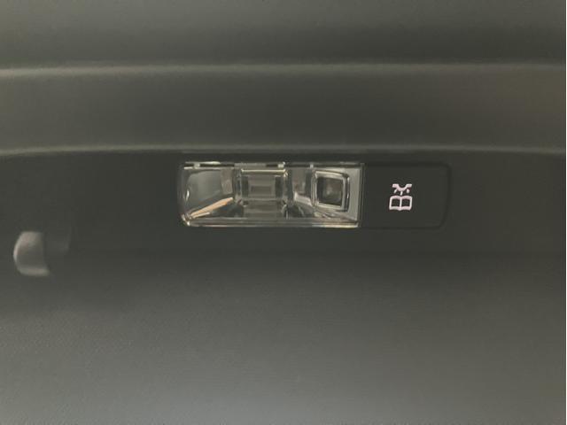 当店は、屋根つきの独立した中古車ショールームになっており、常時４０台程展示しております。雨や雪等悪天候でもゆっくりとご納得いくまで、お車をご覧頂けます。住所は、『東京都世田谷区奥沢６−２−２』です。