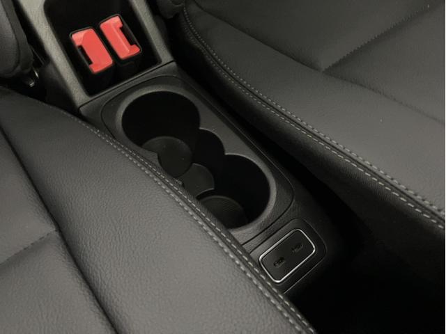 当店は、屋根つきの独立した中古車ショールームになっており、常時４０台程展示しております。雨や雪等悪天候でもゆっくりとご納得いくまで、お車をご覧頂けます。住所は、『東京都世田谷区奥沢６−２−２』です。