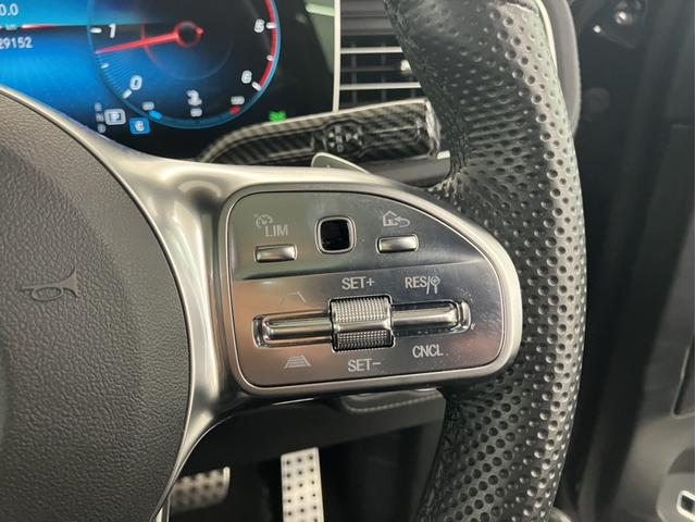 当店は、屋根つきの独立した中古車ショールームになっており、常時４０台程展示しております。雨や雪等悪天候でもゆっくりとご納得いくまで、お車をご覧頂けます。住所は、『東京都世田谷区奥沢６−２−２』です。