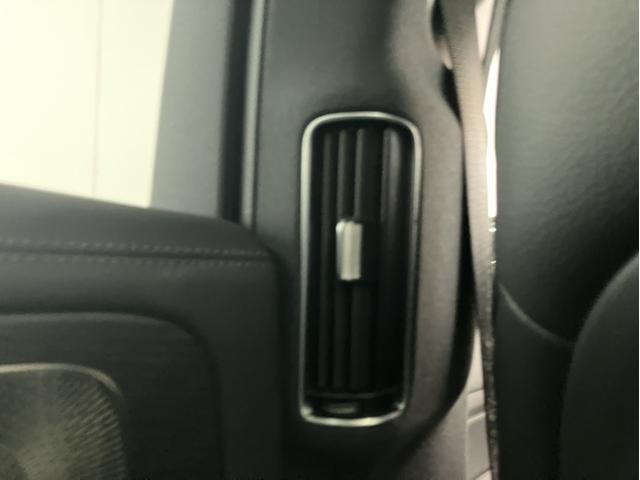 当店は、屋根つきの独立した中古車ショールームになっており、常時４０台程展示しております。雨や雪等悪天候でもゆっくりとご納得いくまで、お車をご覧頂けます。住所は、『東京都世田谷区奥沢６−２−２』です。