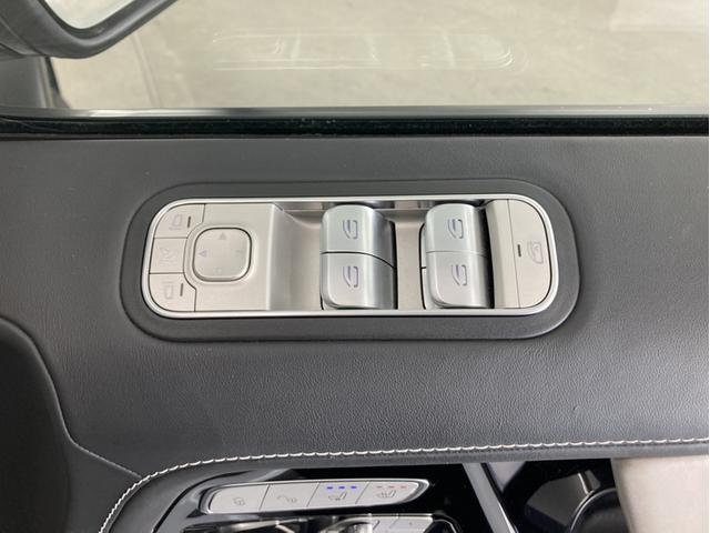 ���X�́A�������̓Ɨ��������ÎԃV���[���[���ɂȂ��Ă���A�펞�S�O����W�����Ă���܂��B�J��ᓙ���V��ł��������Ƃ��[�������܂ŁA���Ԃ����������܂��B�Z���́A�w�����s���c�J�扜��U�|�Q�|�Q�x�ł��B