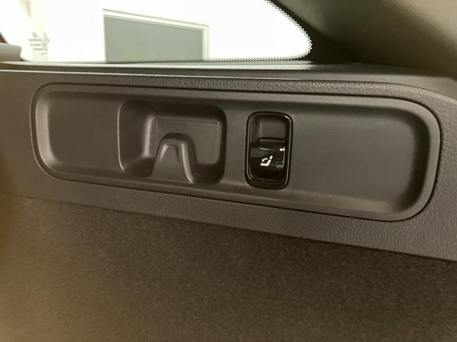 ���X�́A�������̓Ɨ��������ÎԃV���[���[���ɂȂ��Ă���A�펞�S�O����W�����Ă���܂��B�J��ᓙ���V��ł��������Ƃ��[�������܂ŁA���Ԃ����������܂��B�Z���́A�w�����s���c�J�扜��U�|�Q�|�Q�x�ł��B