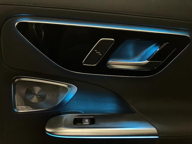 ���X�́A�������̓Ɨ��������ÎԃV���[���[���ɂȂ��Ă���A�펞�S�O����W�����Ă���܂��B�J��ᓙ���V��ł��������Ƃ��[�������܂ŁA���Ԃ����������܂��B�Z���́A�w�����s���c�J�扜��U�|�Q�|�Q�x�ł��B