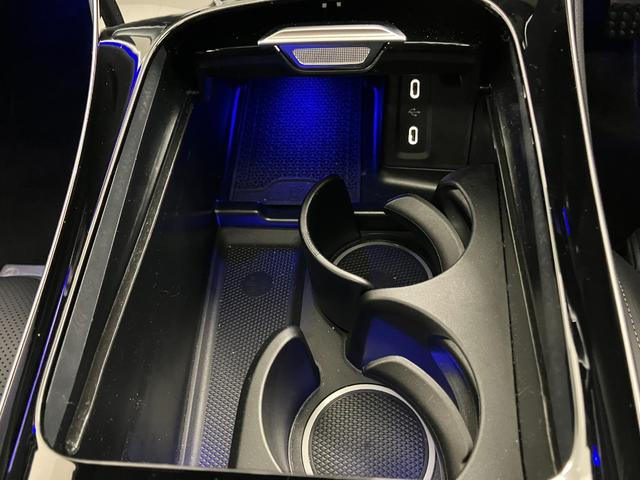 ���X�́A�������̓Ɨ��������ÎԃV���[���[���ɂȂ��Ă���A�펞�S�O����W�����Ă���܂��B�J��ᓙ���V��ł��������Ƃ��[�������܂ŁA���Ԃ����������܂��B�Z���́A�w�����s���c�J�扜��U�|�Q�|�Q�x�ł��B