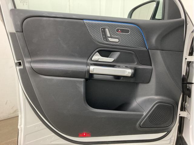 ���X�́A�������̓Ɨ��������ÎԃV���[���[���ɂȂ��Ă���A�펞�S�O����W�����Ă���܂��B�J��ᓙ���V��ł��������Ƃ��[�������܂ŁA���Ԃ����������܂��B�Z���́A�w�����s���c�J�扜��U�|�Q�|�Q�x�ł��B