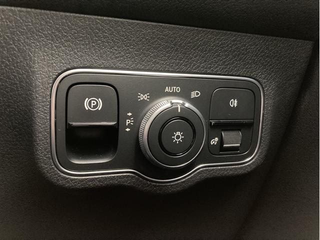 ���X�́A�������̓Ɨ��������ÎԃV���[���[���ɂȂ��Ă���A�펞�S�O����W�����Ă���܂��B�J��ᓙ���V��ł��������Ƃ��[�������܂ŁA���Ԃ����������܂��B�Z���́A�w�����s���c�J�扜��U�|�Q�|�Q�x�ł��B