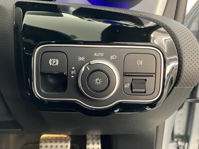 ���X�́A�������̓Ɨ��������ÎԃV���[���[���ɂȂ��Ă���A�펞�S�O����W�����Ă���܂��B�J��ᓙ���V��ł��������Ƃ��[�������܂ŁA���Ԃ����������܂��B�Z���́A�w�����s���c�J�扜��U�|�Q�|�Q�x�ł��B