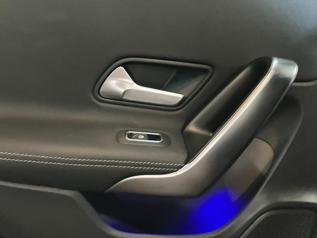 ���X�́A�������̓Ɨ��������ÎԃV���[���[���ɂȂ��Ă���A�펞�S�O����W�����Ă���܂��B�J��ᓙ���V��ł��������Ƃ��[�������܂ŁA���Ԃ����������܂��B�Z���́A�w�����s���c�J�扜��U�|�Q�|�Q�x�ł��B