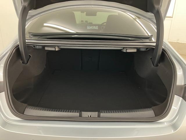 ���X�́A�������̓Ɨ��������ÎԃV���[���[���ɂȂ��Ă���A�펞�S�O����W�����Ă���܂��B�J��ᓙ���V��ł��������Ƃ��[�������܂ŁA���Ԃ����������܂��B�Z���́A�w�����s���c�J�扜��U�|�Q�|�Q�x�ł��B