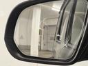 当店は、屋根つきの独立した中古車ショールームになっており、常時40台程展示しております。雨や雪等悪天候でもゆっくりとご納得いくまで、お車をご覧頂けます。住所は、『東京都世田谷区奥沢6-2-2』です。