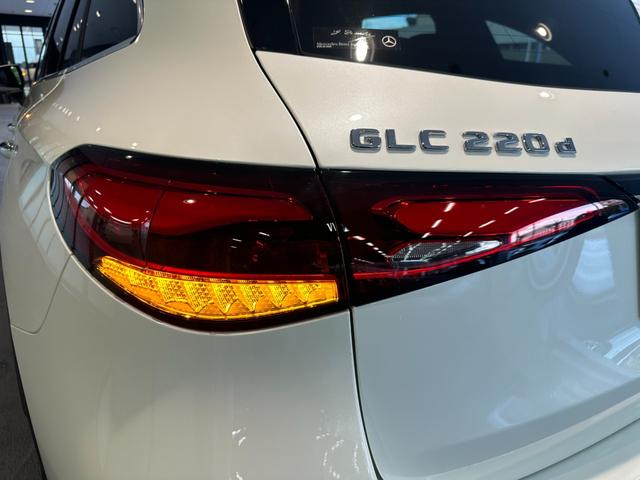 ＧＬＣ２２０ｄ　４マチック　ドライバーズパッケージ　ＡＭＧライン　パノラミックスライディングルーフ　ＡＭＧレザーエクスクルーシブ　ドライバーズパッケージ　フットトランクオープナー　衝突軽減ブレーキ　障害物センサー(18枚目)