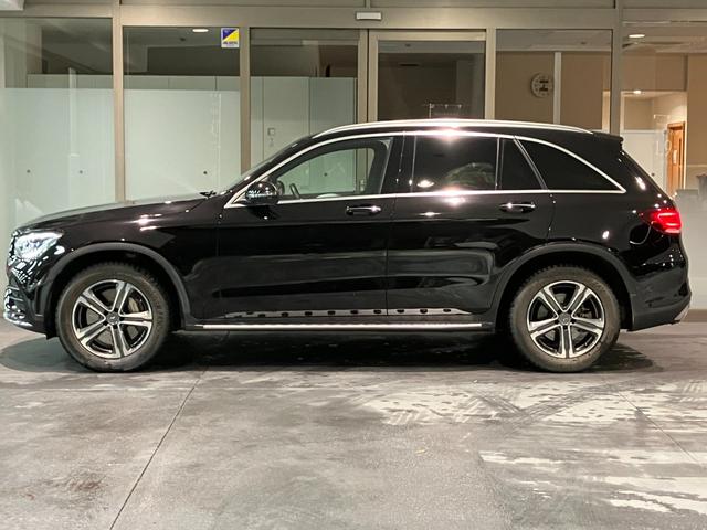 ＧＬＣ２２０ｄ　４マチック　ＡＭＧライン　レーダーセフティーパッケージ　レザーエクスクルーシブパッケージ　パノラミックスライディングルーフ　ブルメスターサウンドシステム(3枚目)