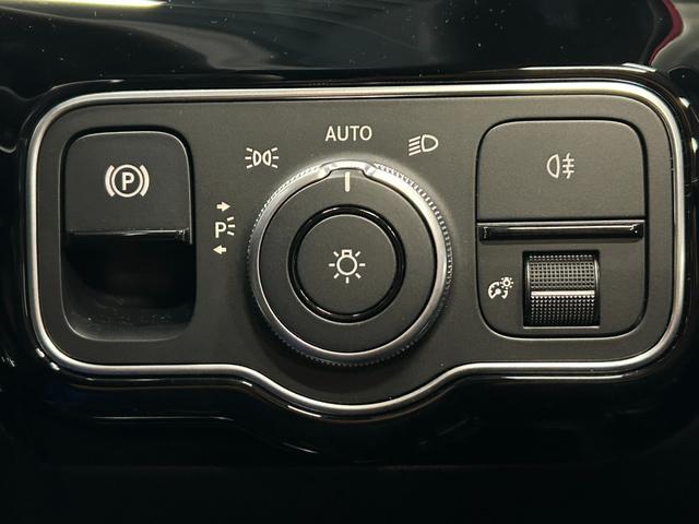 ＣＬＡクラス ＣＬＡ２００ｄ　ＡＭＧラインパッケージ　ＡＭＧレザーエクスクルーシブパッケージ　レーダーセーフティパッケージ　ナビ　３６０度カメラシステム　シートヒーター　メモリー付きパワーシート（18枚目）