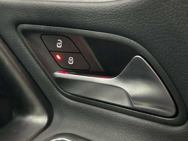 ＣＬＡクラス ＣＬＡ２００ｄ　ＡＭＧラインパッケージ　ＡＭＧレザーエクスクルーシブパッケージ　レーダーセーフティパッケージ　ナビ　３６０度カメラシステム　シートヒーター　メモリー付きパワーシート（21枚目）