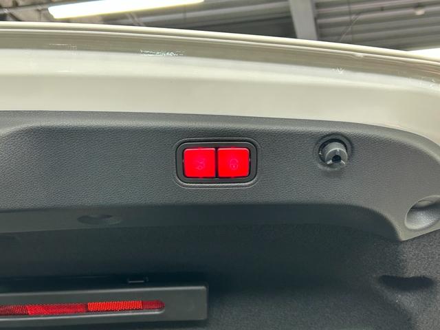 ＣＬＳクラス ＣＬＳ５３　４マチック＋　ＡＭＧスタイリングパッケージ　ガラススライディングルーフ　ＡＭＧカーボンファイバードアミラー　ナッパレザーシート　ＡＭＧインテリア　ドアクロージングサポーター　エナジャイジングパッケージ（13枚目）