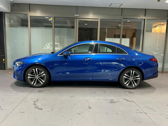 ＣＬＡクラス ＣＬＡ１８０　弊社デモカー　衝突軽減ブレーキ　ナビゲーション　障害物センサー　バックカメラ　シートヒーター　メモリー付きパワーシート　ブラインドスポットアシスト（3枚目）