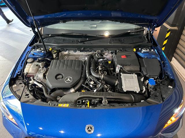 ＣＬＡクラス ＣＬＡ１８０　弊社デモカー　衝突軽減ブレーキ　ナビゲーション　障害物センサー　バックカメラ　シートヒーター　メモリー付きパワーシート　ブラインドスポットアシスト（4枚目）