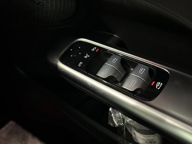 Cクラス C350eスポーツ レーダーセーフティーパッケージ アンビエントライト LEDヘッドライト シートヒーター メモリー付きパワーシート 360°カメラシステム(27枚目)