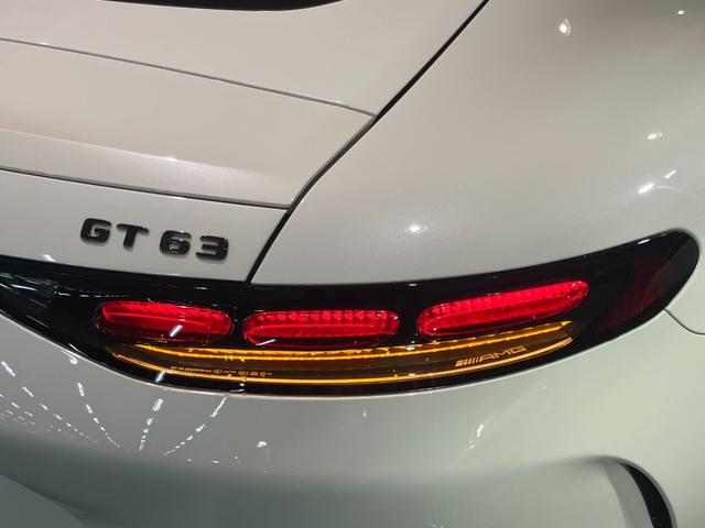 GT 63 4マチック+ クーペ 認定中古車 AMGカーボンパッケージ 21インチアルミホイール パフォーマンスシート イエローシートベルト 電動テールゲート ブルメスターサウンドシステム シートベンチレーター(10枚目)