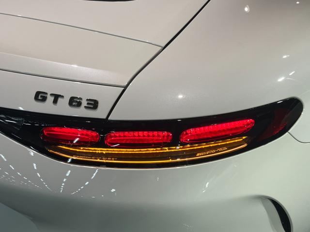 GT 63 4マチック+ クーペ 認定中古車 AMGカーボンパッケージ 21インチアルミホイール パフォーマンスシート イエローシートベルト 電動テールゲート ブルメスターサウンドシステム シートベンチレーター(11枚目)