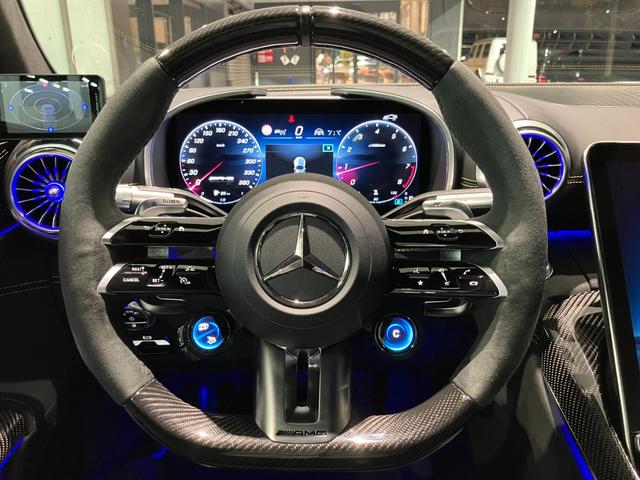 GT 63 4マチック+ クーペ 認定中古車 AMGカーボンパッケージ 21インチアルミホイール パフォーマンスシート イエローシートベルト 電動テールゲート ブルメスターサウンドシステム シートベンチレーター(17枚目)