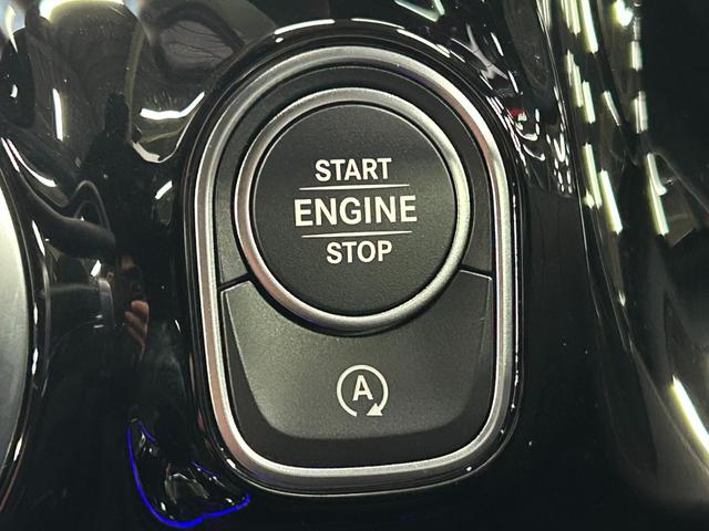 �����Z�f�X�E�x���c�̃{�f�B�\���ɂ͏Ռ��z���X�y�[�X���킴�Ɗm�ۂ��邱�ƂŖ�����Ԃ������ۂ̏Ռ����u���ɓ������܂��B����ɂ��̒��ɂ͊��ȃt���[��������ԓ��Ɋ댯�����N�����Ȃ��\���ɂȂ��Ă���܂��B