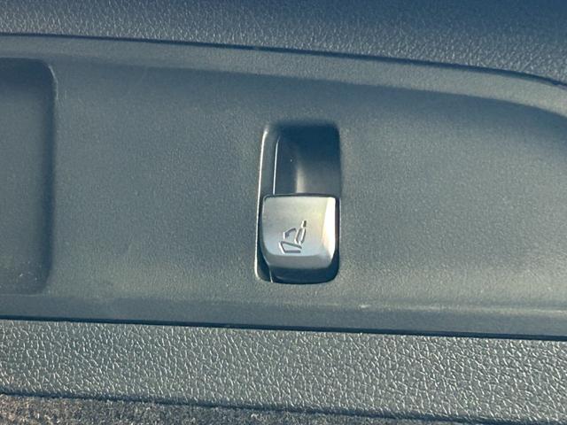 �����Z�f�X�E�x���c�̃{�f�B�\���ɂ͏Ռ��z���X�y�[�X���킴�Ɗm�ۂ��邱�ƂŖ�����Ԃ������ۂ̏Ռ����u���ɓ������܂��B����ɂ��̒��ɂ͊��ȃt���[��������ԓ��Ɋ댯�����N�����Ȃ��\���ɂȂ��Ă���܂��B