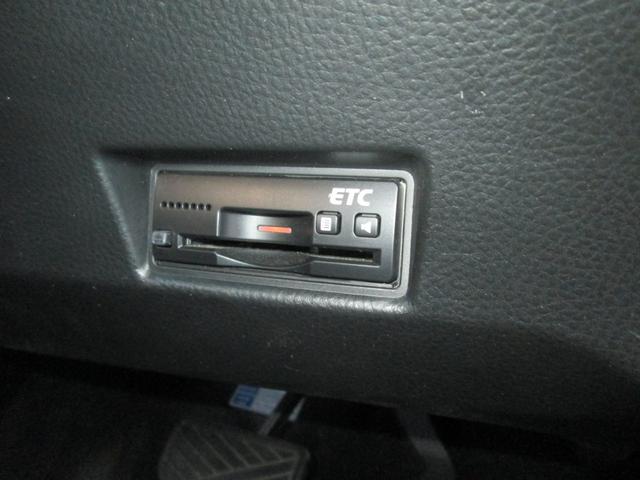 スイフト RS-DJE エネチャージ禁煙車アイドリングSTOPクルーズコントロールメモリーナビBluetoothオーデイオフルセグテレビETCプッシュスマートキーHIDヘッドライト16インチアルミエアロ車検令和9年10月(23枚目)