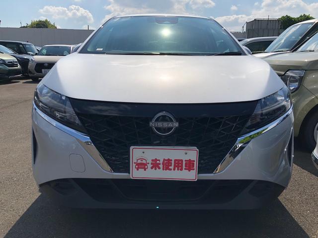 X 登録済未使用車 横滑り防止 Iストップ エマージェンシー 禁煙 スマートキー フルオートエアコン パワーウインドウ 盗難防止 エアバッグ ABS パワーステアリング 衝突安全ボディ キーレス(3枚目)