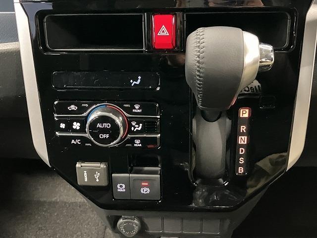 ルーミー カスタムＧ　登録済未使用車　バックカメラ　ＴＶ　両側電動スライドドア　クリアランスソナー　オートクルーズコントロール　衝突被害軽減システム　アルミホイール　オートライト　ＬＥＤヘッドランプ　スマートキー（6枚目）