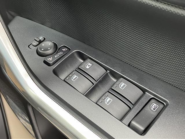 �p���[�E�B���h�E�̃X�C�b�`�ł���B�^�]�Ȃɋ��Ȃ��瑋���J���߂̃R���g���[���ł��܂���B