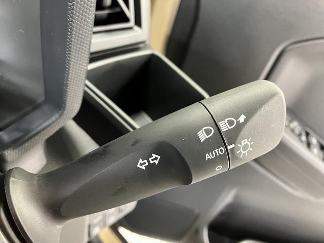 タフト Ｘ　届出済未使用車　バックカメラ　クリアランスソナー　衝突被害軽減システム　オートライト　ＬＥＤヘッドランプ　スマートキー　アイドリングストップ　電動格納ミラー　サンルーフ　ＣＶＴ　盗難防止システム（11枚目）