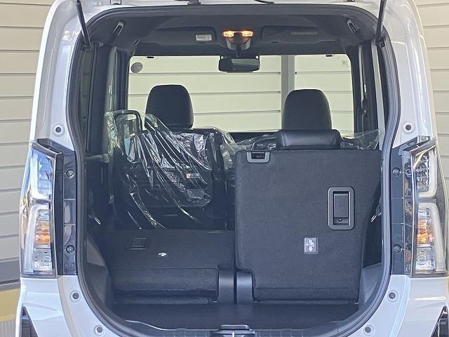タント カスタムＲＳ　届出済未使用車　バックカメラ　両側電動スライドドア　クリアランスソナー　レーンアシスト　衝突被害軽減システム　オートライト　ＬＥＤヘッドランプ　アイドリングストップ　電動格納ミラー　シートヒーター（31枚目）