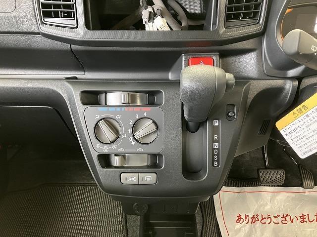 ミライース Ｌ　ＳＡＩＩＩ　届出済未使用車　クリアランスソナー　衝突被害軽減システム　オートマチックハイビーム　オートライト　キーレスエントリー　アイドリングストップ　ＣＶＴ　盗難防止システム　ＡＢＳ　ＥＳＣ　衝突安全ボディ（6枚目）