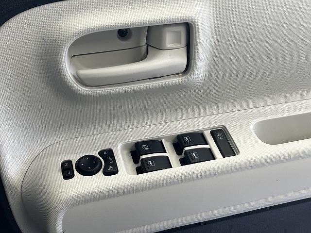 ムーヴキャンバス ストライプスＸ　届出済未使用車　両側電動スライドドア　クリアランスソナー　衝突被害軽減システム　オートライト　スマートキー　アイドリングストップ　電動格納ミラー　ベンチシート　ＣＶＴ　盗難防止システム　ＡＢＳ　ＥＳＣ（9枚目）