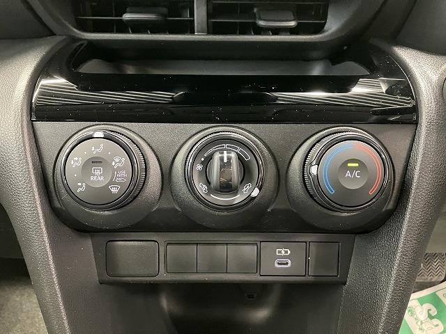 ヤリスクロス Ｘ　登録済未使用車　バックカメラ　クリアランスソナー　オートクルーズコントロール　レーンアシスト　衝突被害軽減システム　オートマチックハイビーム　オートライト　スマートキー　電動格納ミラー盗難防止システム（5枚目）