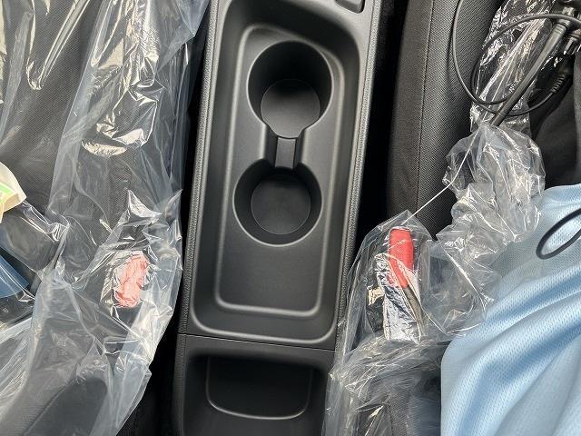 ヤリスクロス Ｘ　登録済未使用車　ＥＴＣ　バックカメラ　クリアランスソナー　オートクルーズコントロール　衝突被害軽減システム　オートマチックハイビーム　オートライト　アルミホイール　スマートキー　電動格納ミラー　ＣＶＴ（40枚目）