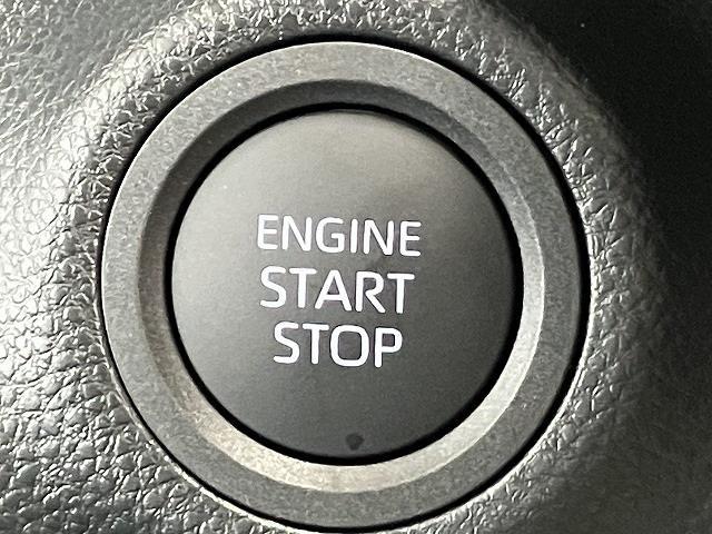 ヤリス X 登録済未使用車 バックカメラ クリアランスソナー レーンアシスト 衝突被害軽減システム オートマチックハイビーム オートライト スマートキー 電動格納ミラー CVT 盗難防止システム 衝突安全ボディ(9枚目)