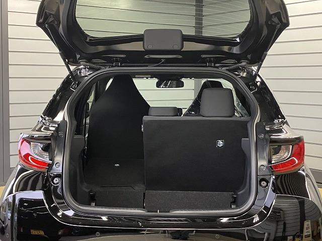 ヤリス X 登録済未使用車 バックカメラ クリアランスソナー レーンアシスト 衝突被害軽減システム オートマチックハイビーム オートライト スマートキー 電動格納ミラー CVT 盗難防止システム 衝突安全ボディ(26枚目)