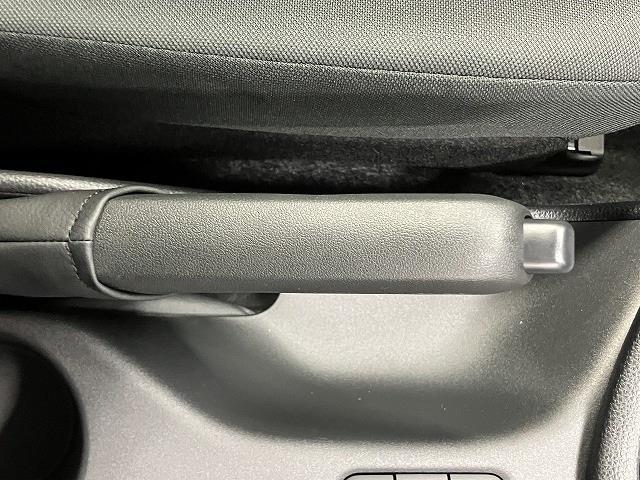 ヤリス X 登録済未使用車 バックカメラ クリアランスソナー レーンアシスト 衝突被害軽減システム オートマチックハイビーム オートライト スマートキー 電動格納ミラー CVT 盗難防止システム 衝突安全ボディ(49枚目)