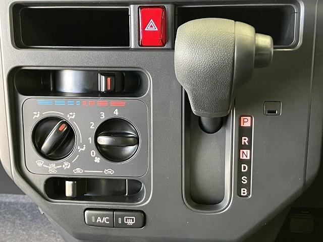 ルーミー Ｘ　登録済未使用車　バックカメラ　ＴＶ　両側スライド・片側電動　クリアランスソナー　衝突被害軽減システム　オートライト　スマートキー　アイドリングストップ　電動格納ミラー　ＣＶＴ　盗難防止システム　ＡＢＳ（5枚目）