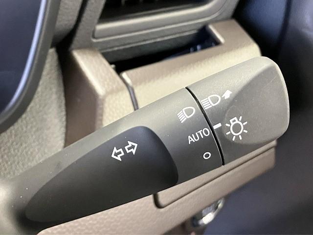 ルーミー Ｘ　登録済未使用車　バックカメラ　ＴＶ　両側スライド・片側電動　クリアランスソナー　衝突被害軽減システム　オートライト　スマートキー　アイドリングストップ　電動格納ミラー　ＣＶＴ　盗難防止システム　ＡＢＳ（7枚目）