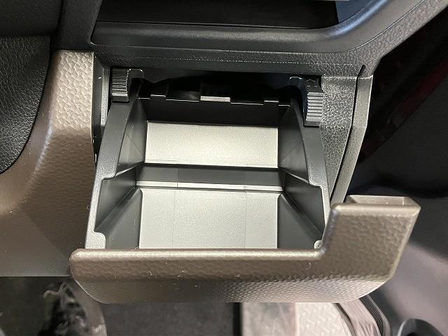 ルーミー Ｘ　登録済未使用車　バックカメラ　ＴＶ　両側スライド・片側電動　クリアランスソナー　衝突被害軽減システム　オートライト　スマートキー　アイドリングストップ　電動格納ミラー　ＣＶＴ　盗難防止システム　ＡＢＳ（9枚目）