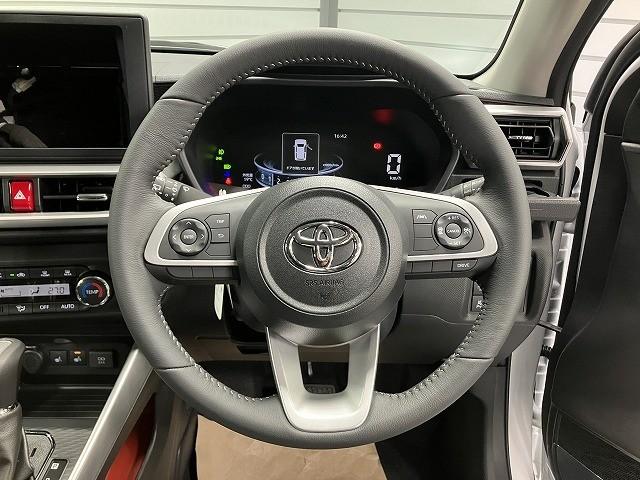 ライズ Z 登録済未使用車 クリアランスソナー オートクルーズコントロール レーンアシスト 衝突被害軽減システム オートライト LEDヘッドランプ アルミホイール スマートキー アイドリングストップ(3枚目)