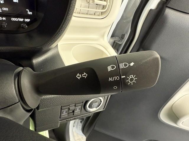 ムーヴキャンバス ストライプスＸ　届出済未使用車　両側電動スライドドア　クリアランスソナー　レーンアシスト　衝突被害軽減システム　オートライト　スマートキー　アイドリングストップ　電動格納ミラー　ベンチシート　ＣＶＴ　盗難防止システム（9枚目）